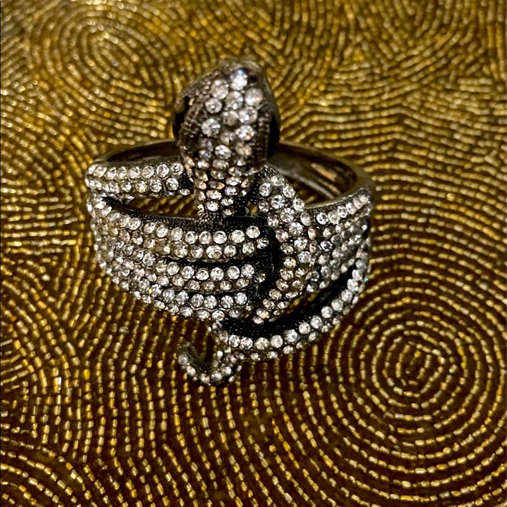 Women’s snake shape bracelet